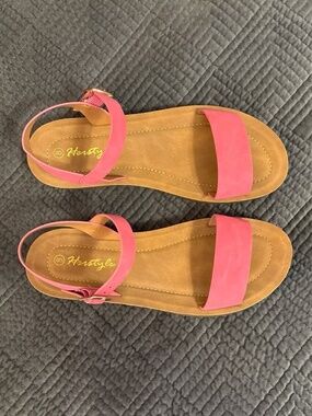 Herstyle pink sandals